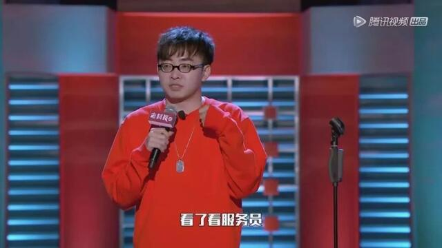 我的脑子里永远存在两个问题：1. 宇宙为什么这么大？2. 今天中午吃点啥？